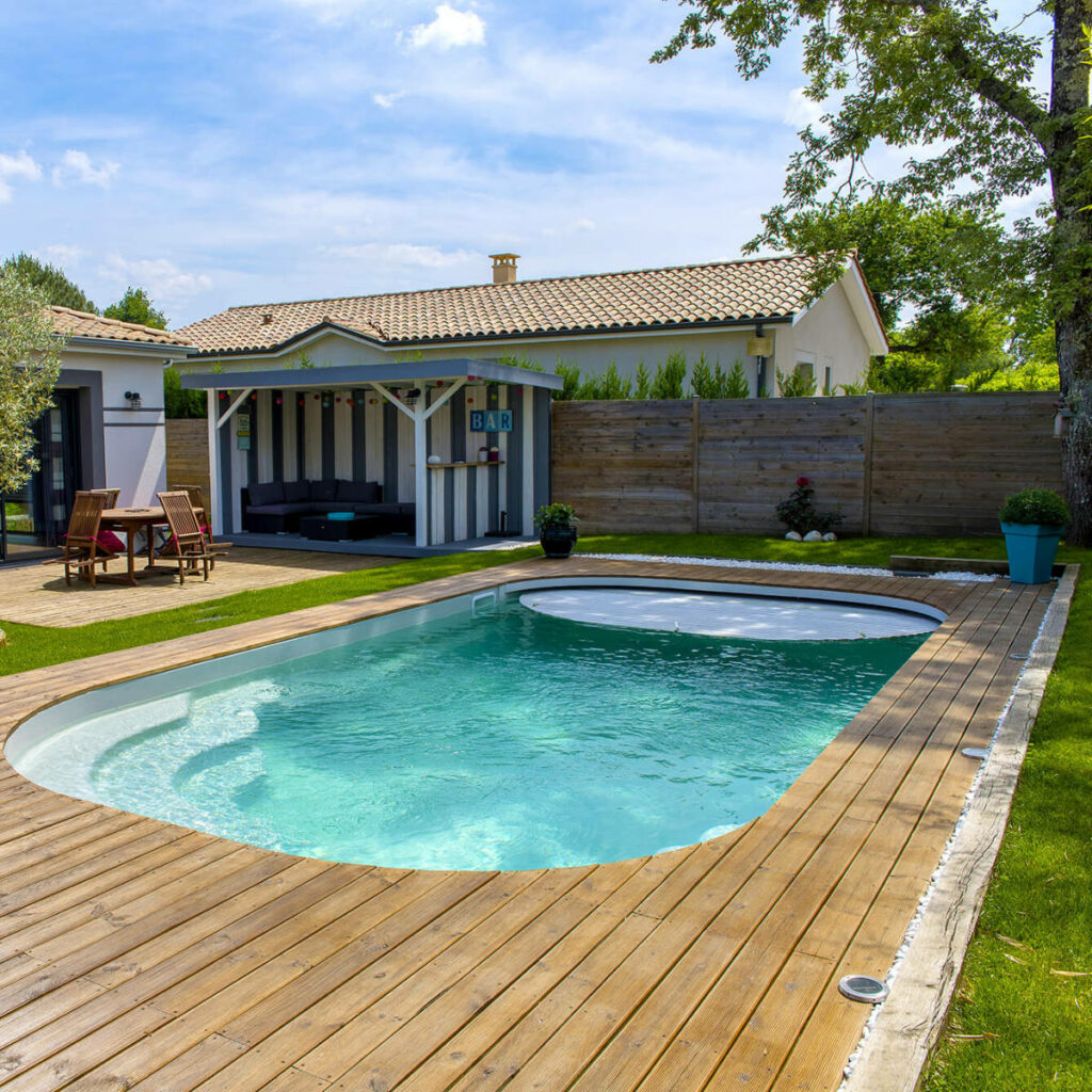 Piscine à Fond Incliné | Sécurité et Confort pour la Famille — free download